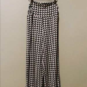 3/$25 - Mud Pie wide leg stretch pants